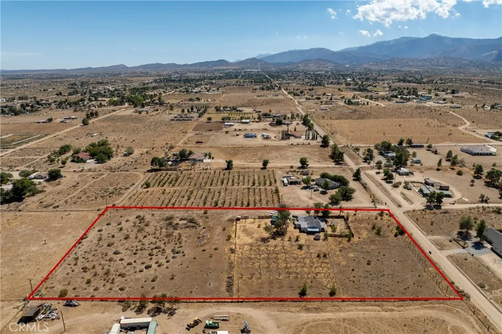11221 Valle Vista Phelan, CA 92371