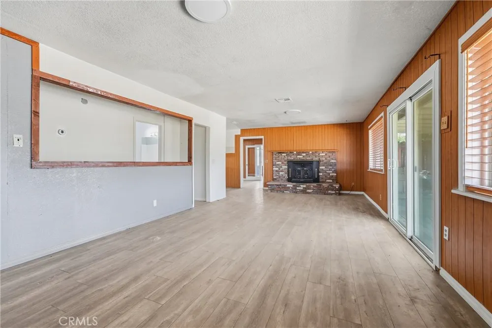 11221 Valle Vista Phelan, CA 92371