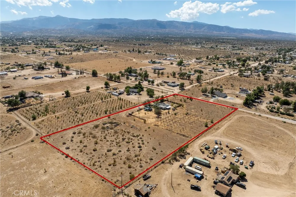 11221 Valle Vista Phelan, CA 92371