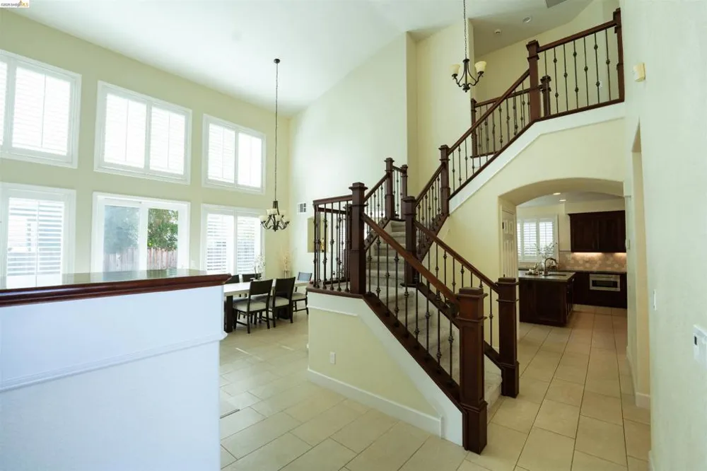 1510 Sunrise Dr Gilroy, CA 95020