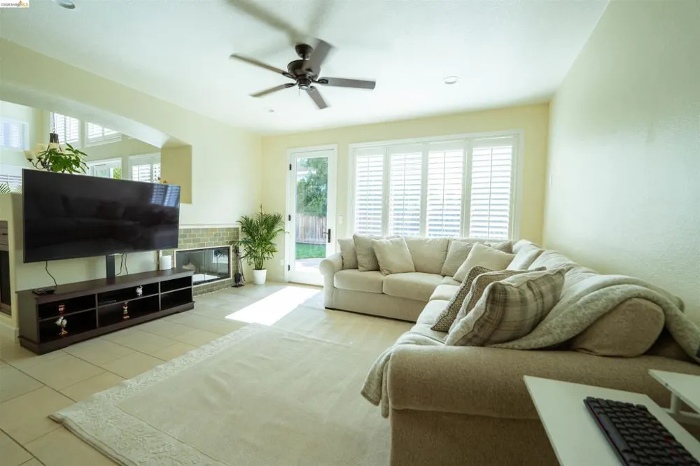 1510 Sunrise Dr Gilroy, CA 95020