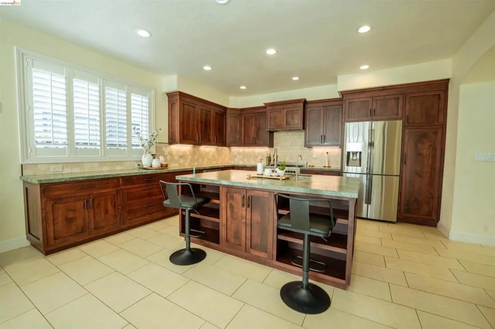 1510 Sunrise Dr Gilroy, CA 95020