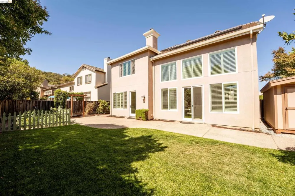 1510 Sunrise Dr Gilroy, CA 95020