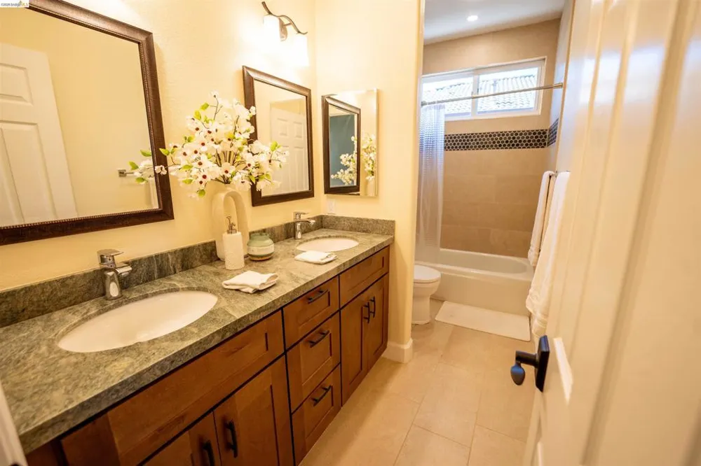 1510 Sunrise Dr Gilroy, CA 95020