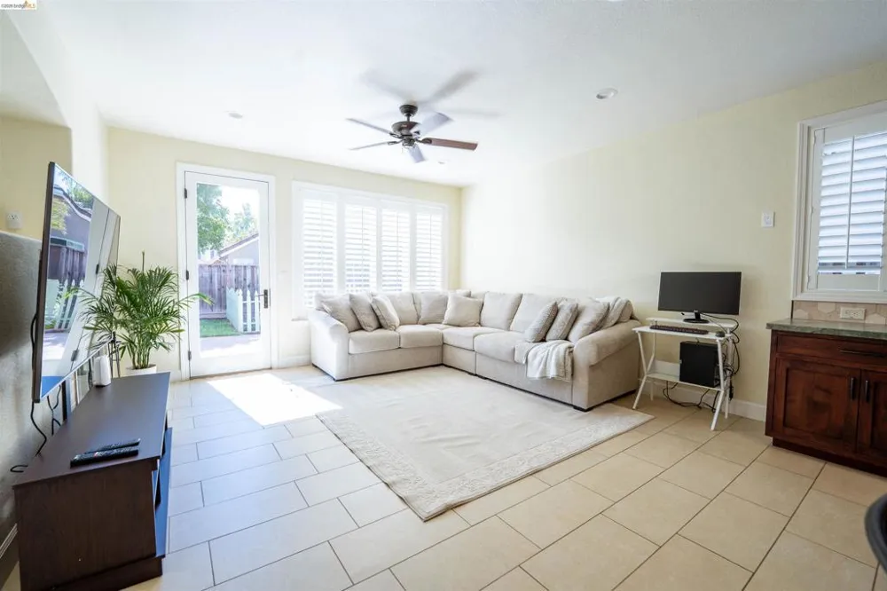 1510 Sunrise Dr Gilroy, CA 95020