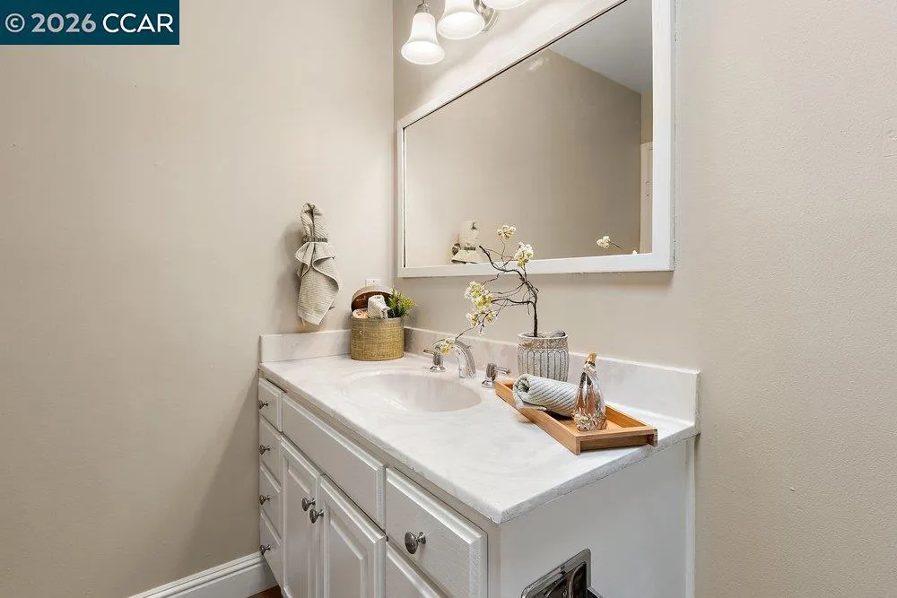 2877 Ptarmigan Dr #2 Walnut Creek, CA 94595