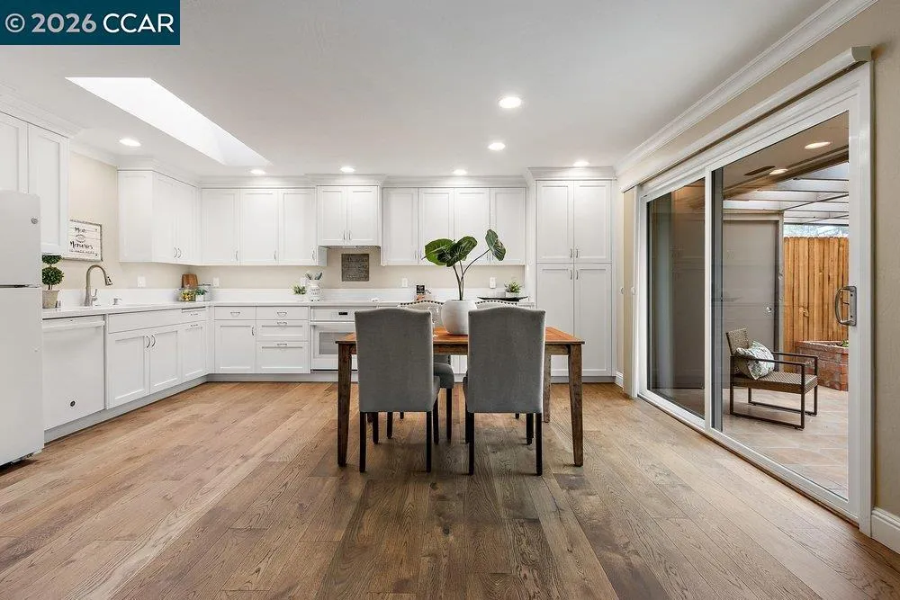 2877 Ptarmigan Dr #2 Walnut Creek, CA 94595