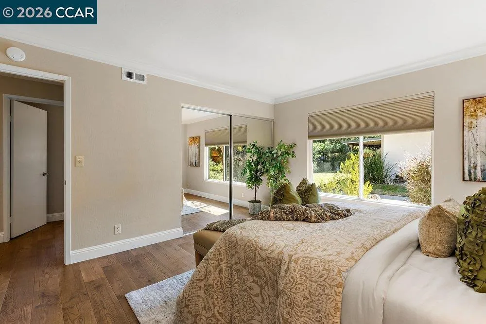 2877 Ptarmigan Dr #2 Walnut Creek, CA 94595