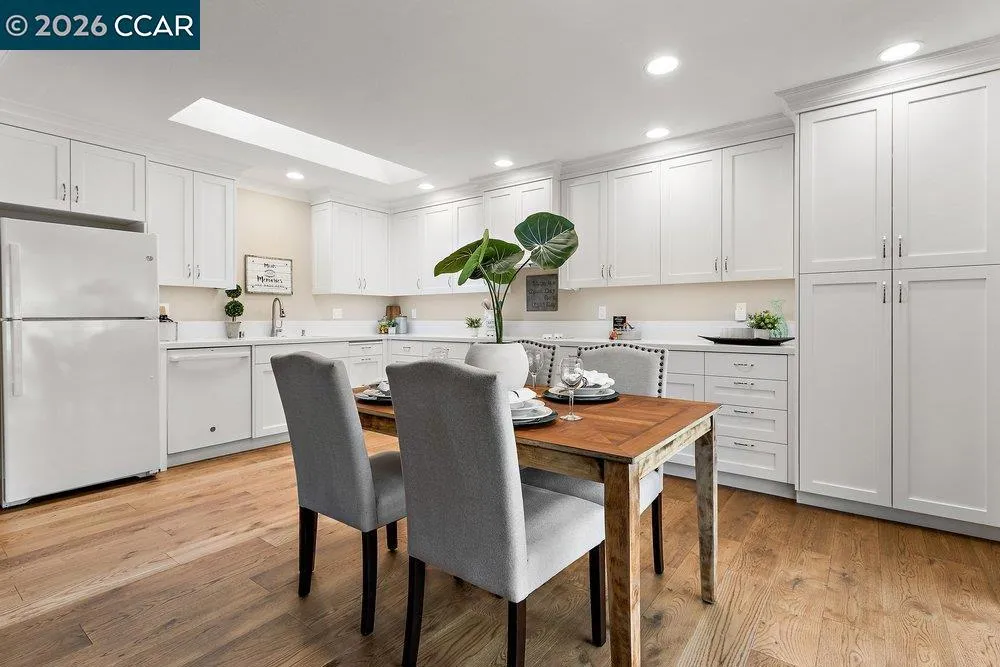 2877 Ptarmigan Dr #2 Walnut Creek, CA 94595