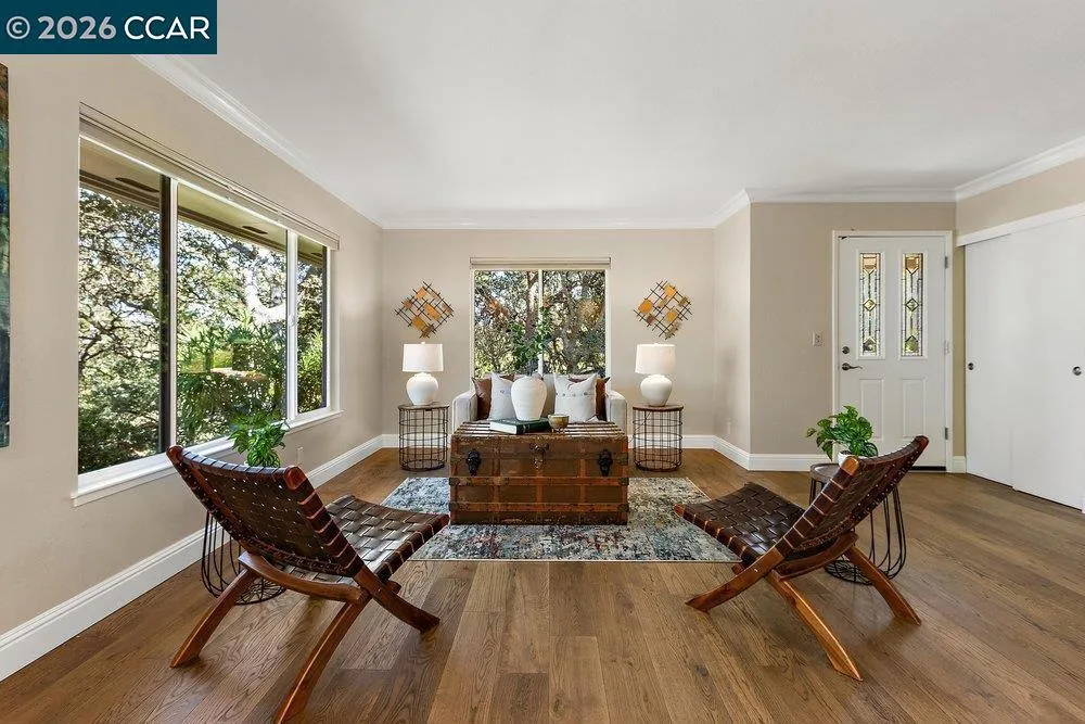 2877 Ptarmigan Dr #2 Walnut Creek, CA 94595