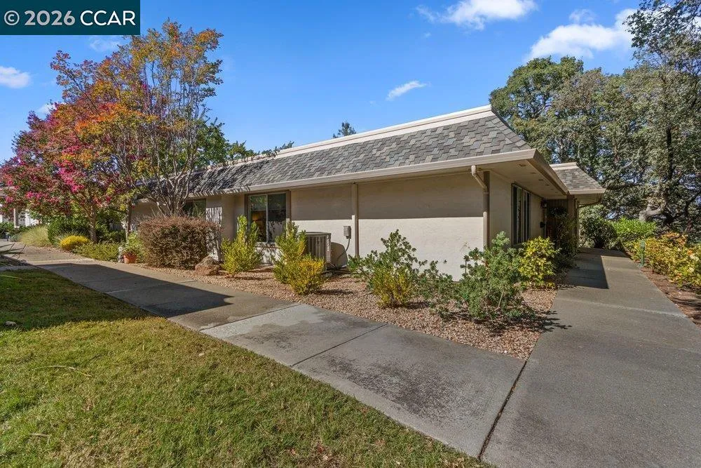 2877 Ptarmigan Dr #2 Walnut Creek, CA 94595