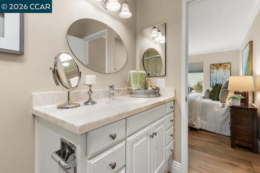 2877 Ptarmigan Dr #2 Walnut Creek, CA 94595