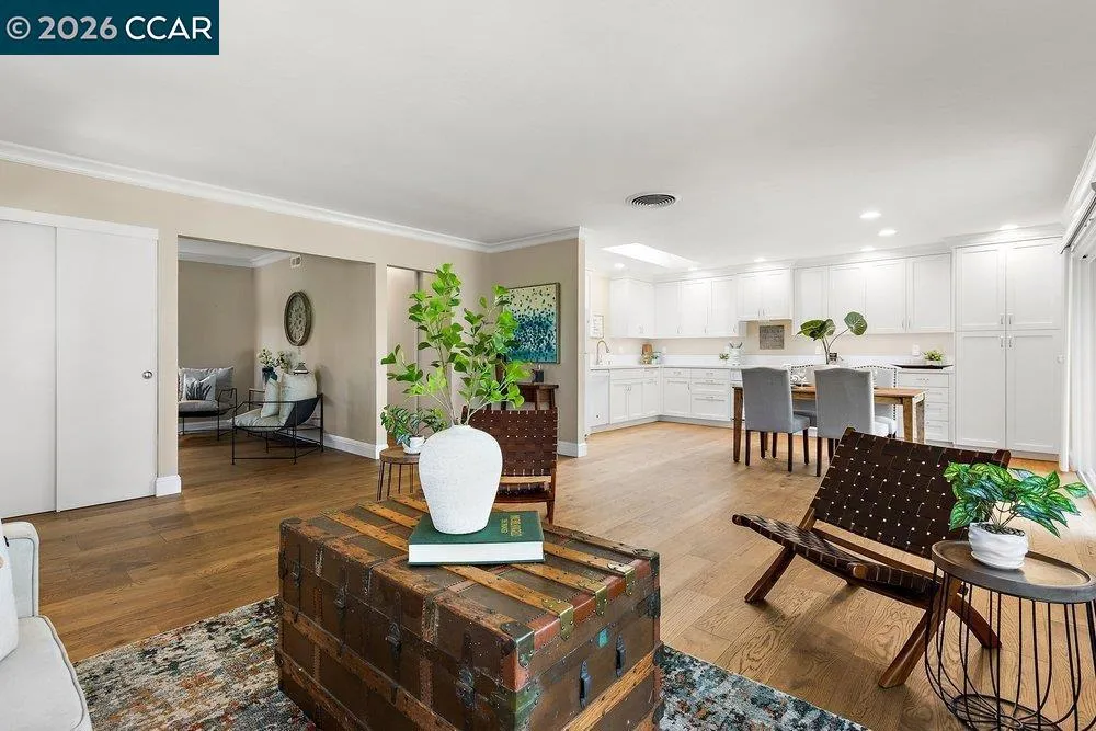 2877 Ptarmigan Dr #2 Walnut Creek, CA 94595