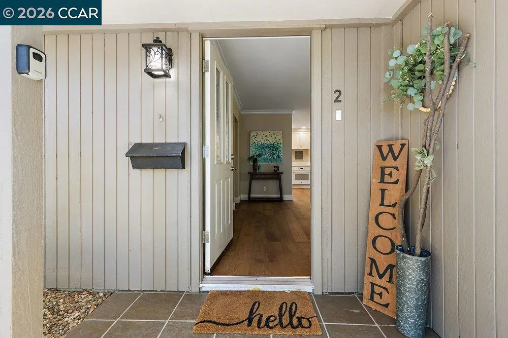 2877 Ptarmigan Dr #2 Walnut Creek, CA 94595