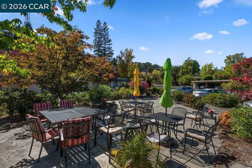 2877 Ptarmigan Dr #2 Walnut Creek, CA 94595