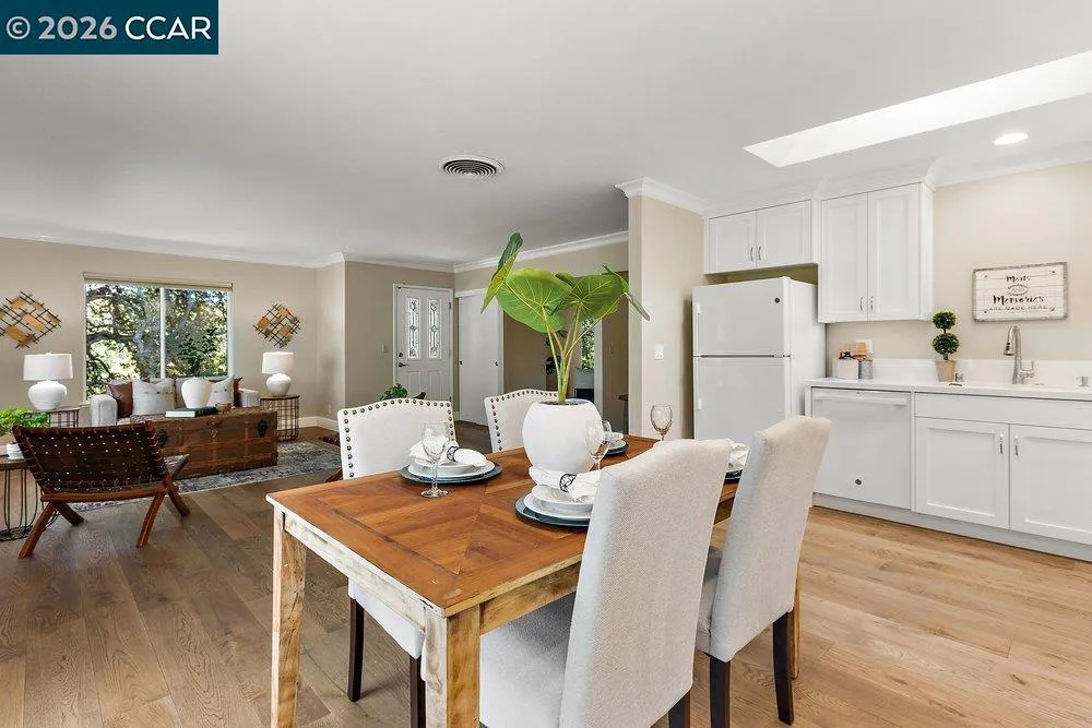 2877 Ptarmigan Dr #2 Walnut Creek, CA 94595