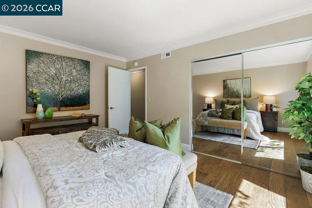 2877 Ptarmigan Dr #2 Walnut Creek, CA 94595