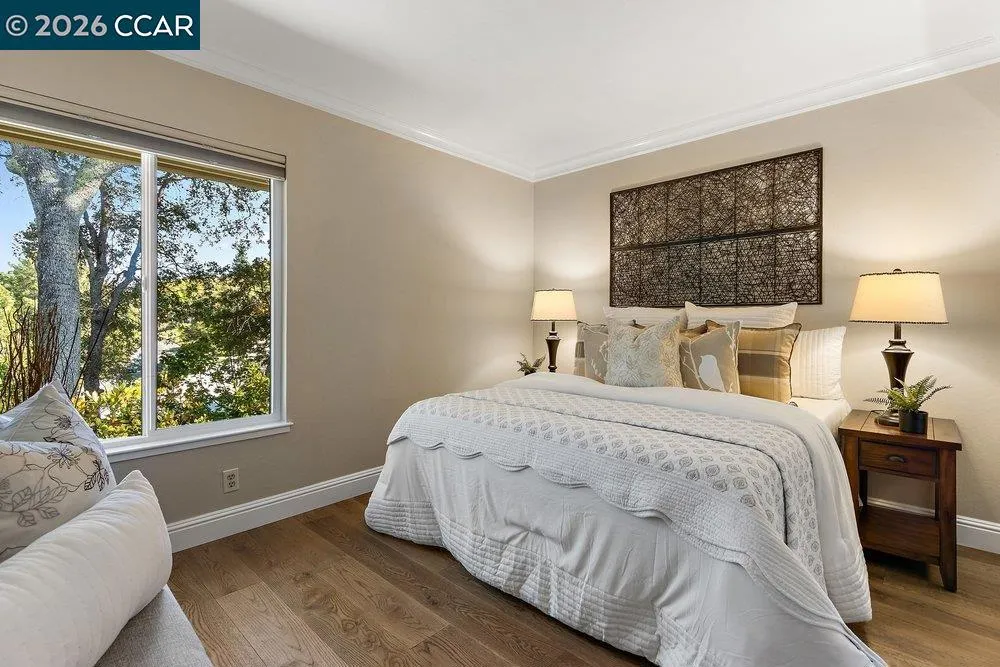 2877 Ptarmigan Dr #2 Walnut Creek, CA 94595