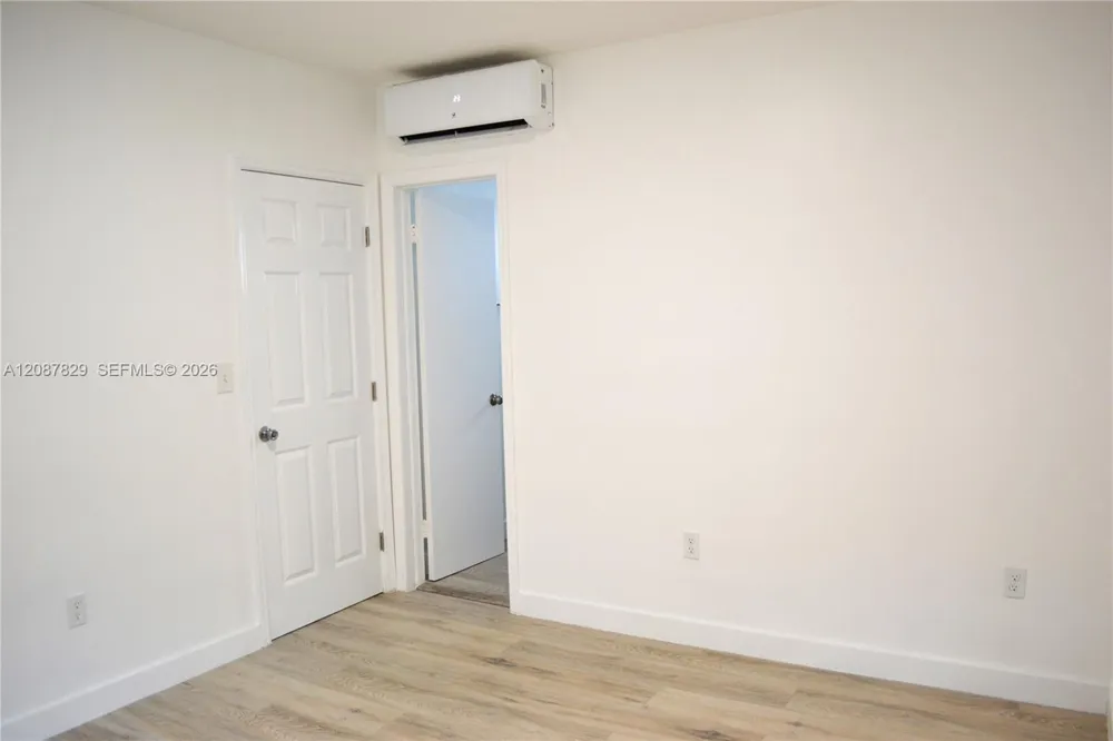 1035 SW 4th St #3 Miami, FL 33130