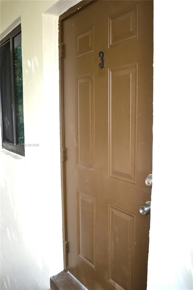 1035 SW 4th St #3 Miami, FL 33130