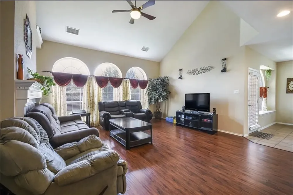 15504 Staked Plains Loop Austin, TX 78717
