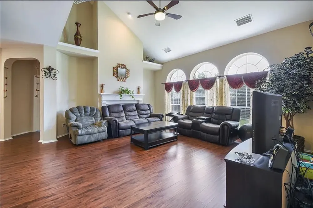 15504 Staked Plains Loop Austin, TX 78717