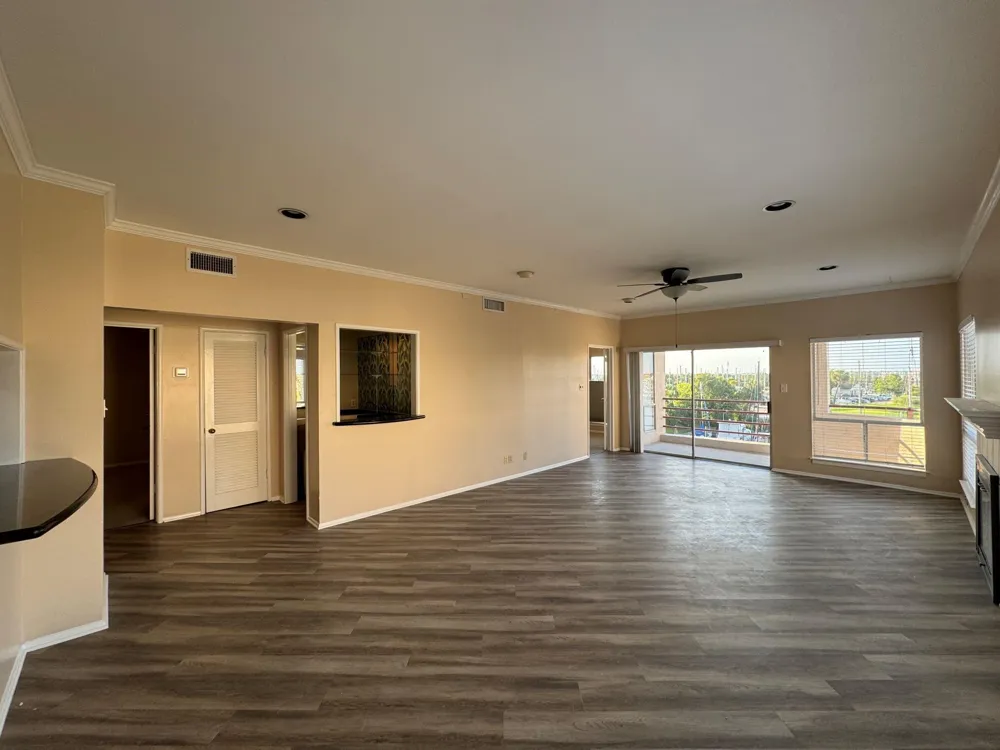 1306 Marina Bay Drive #209C Clear Lake Shores, TX 77565