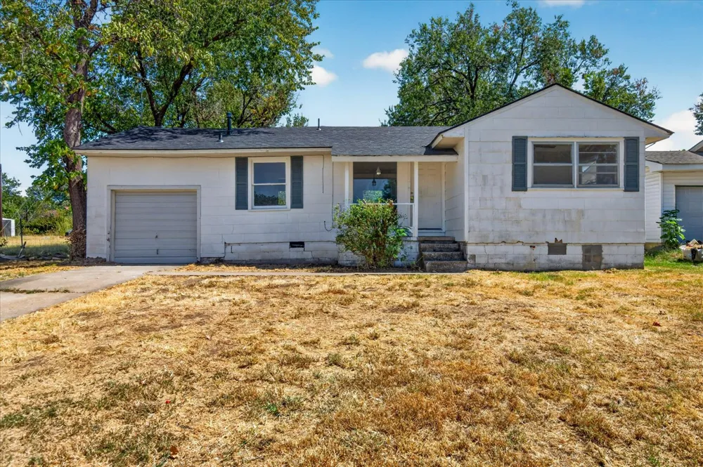 1812 S Armstrong Avenue Bartlesville, OK 74003