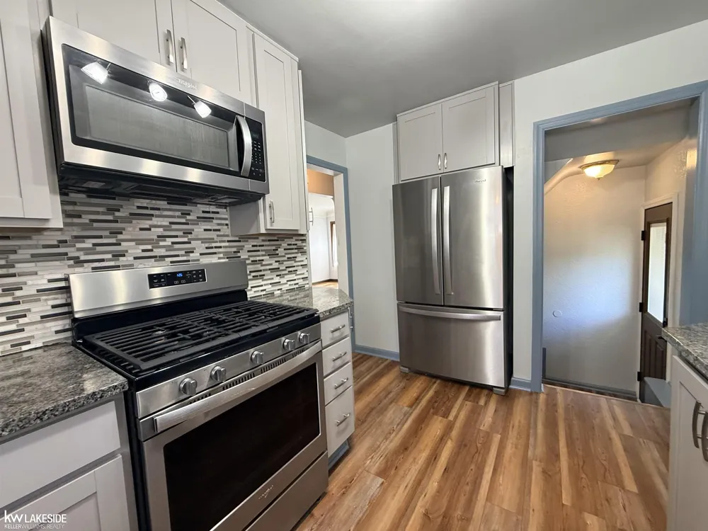 18674 Carlysle Street Dearborn City, MI 48124
