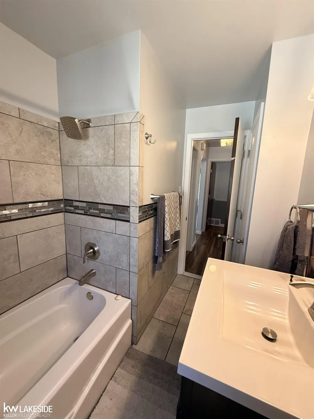 18674 Carlysle Street Dearborn City, MI 48124