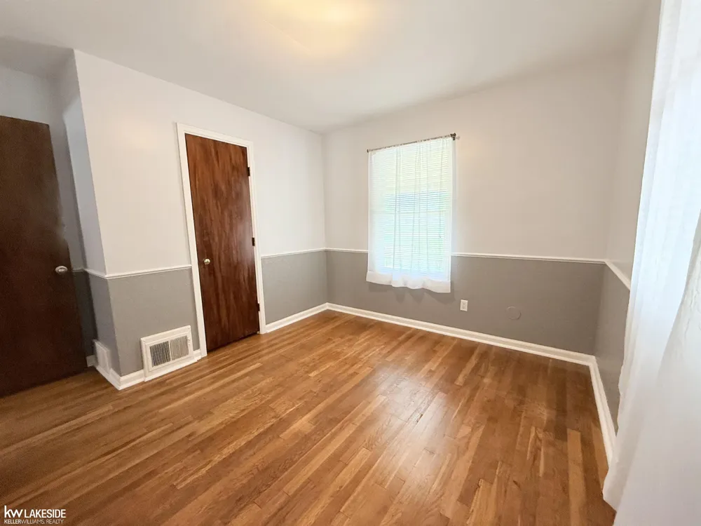 18674 Carlysle Street Dearborn City, MI 48124
