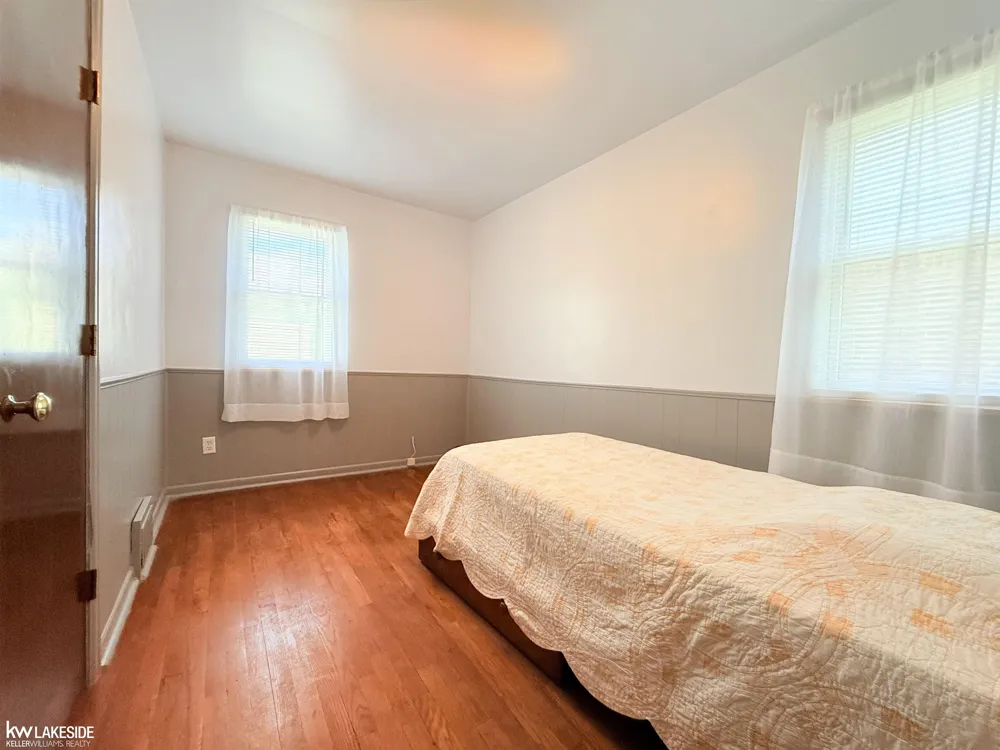 18674 Carlysle Street Dearborn City, MI 48124