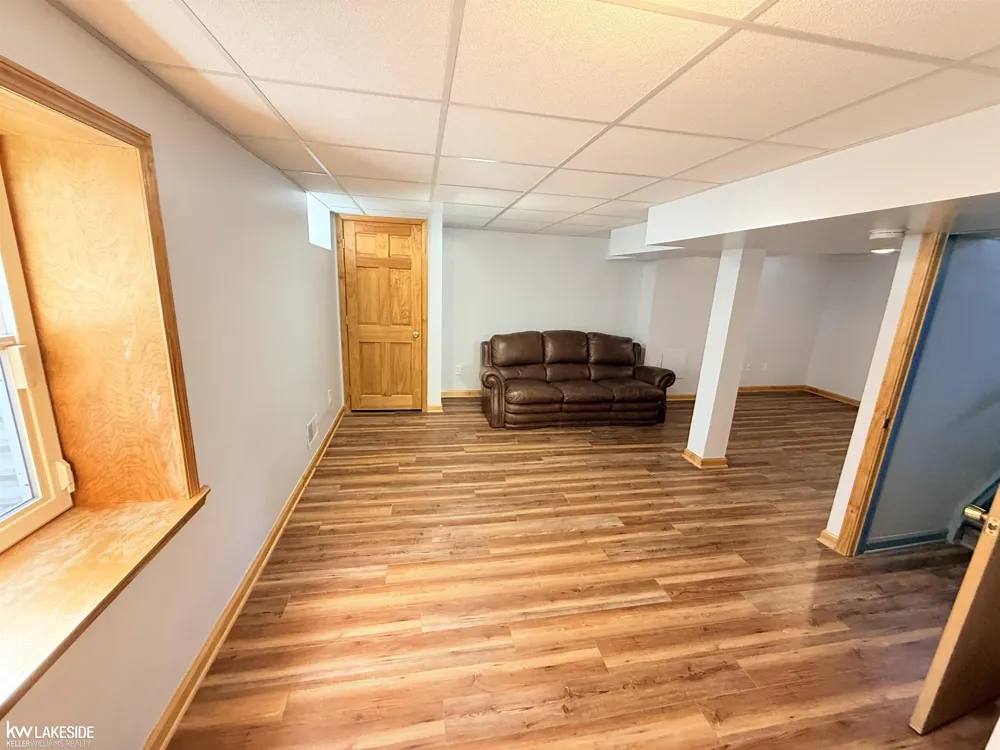 18674 Carlysle Street Dearborn City, MI 48124
