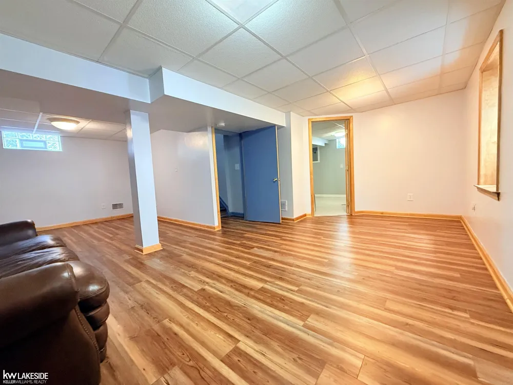 18674 Carlysle Street Dearborn City, MI 48124