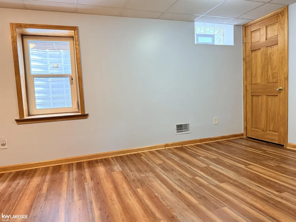 18674 Carlysle Street Dearborn City, MI 48124