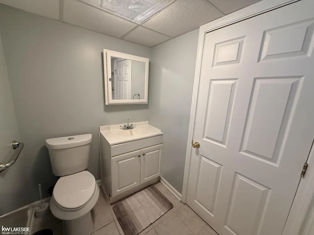 18674 Carlysle Street Dearborn City, MI 48124