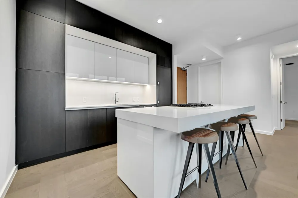 313 W 17th Street #2406 Austin, TX 78701