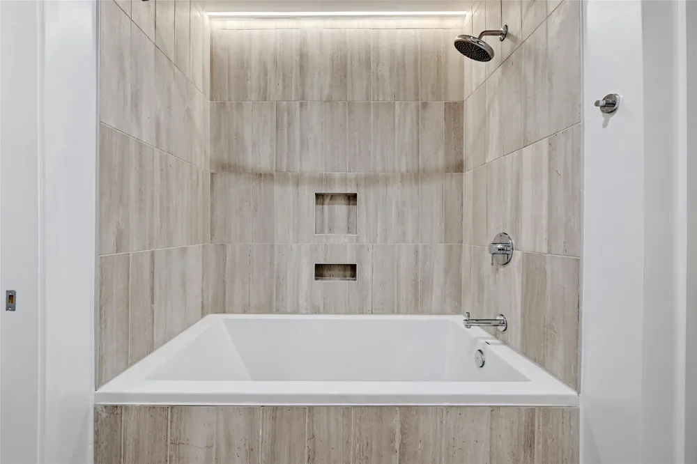 313 W 17th Street #2406 Austin, TX 78701