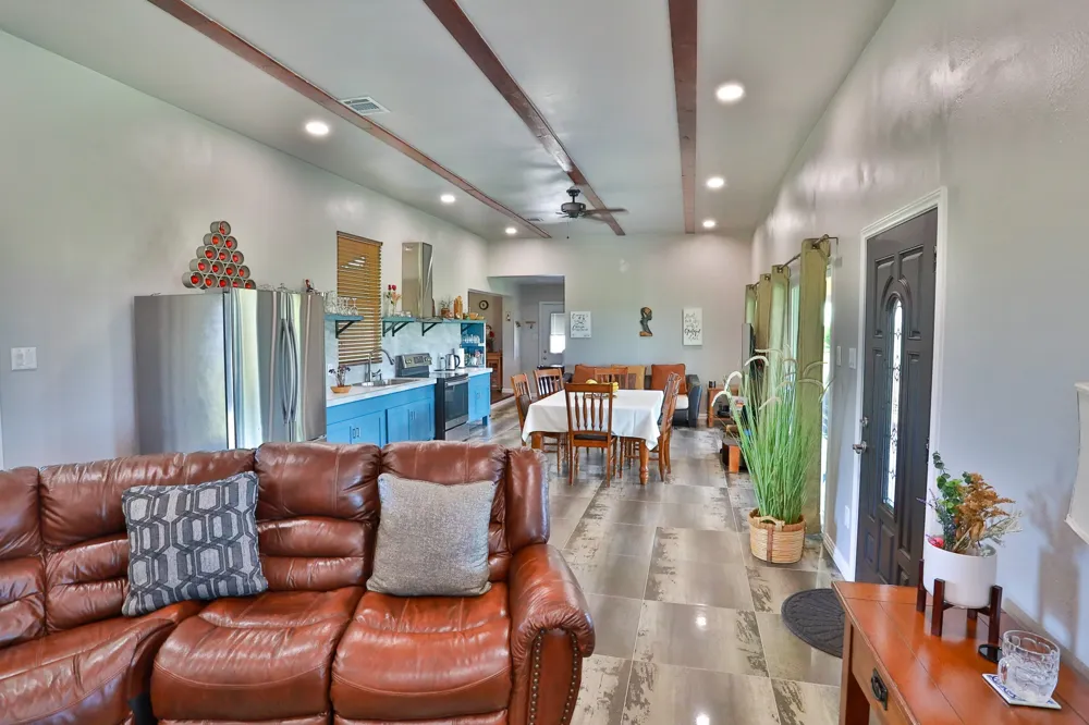 1556 Vz County Road 2128 Wills Point, TX 75169
