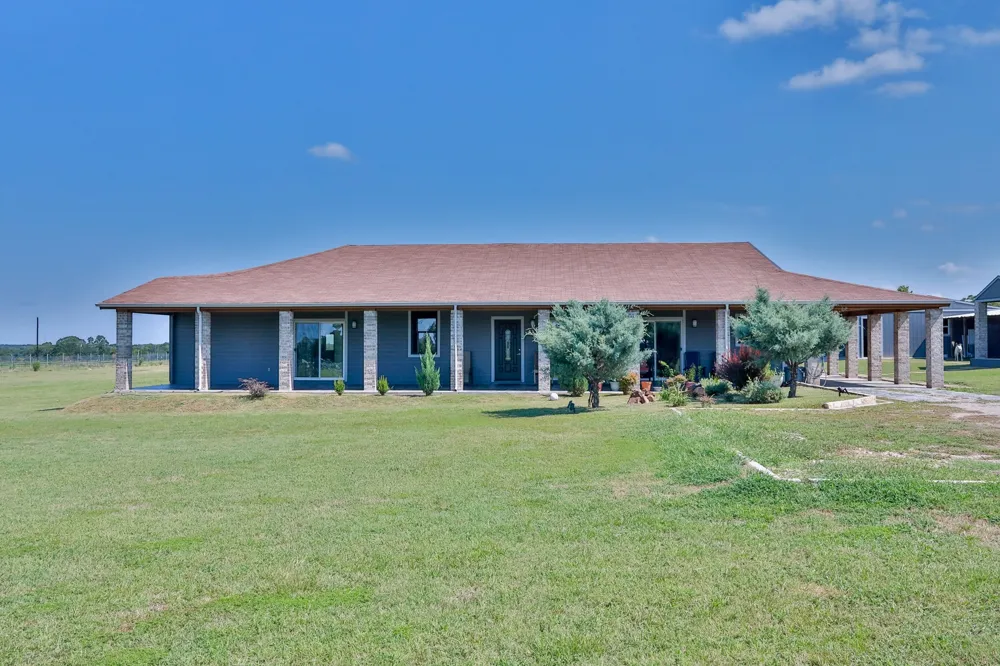 1556 Vz County Road 2128 Wills Point, TX 75169