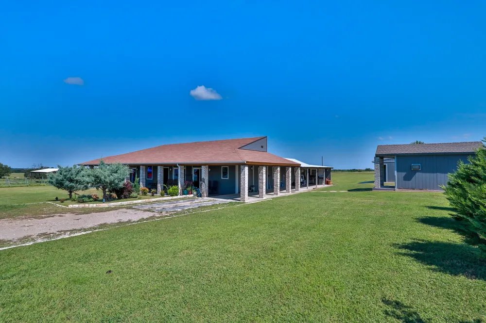 1556 Vz County Road 2128 Wills Point, TX 75169