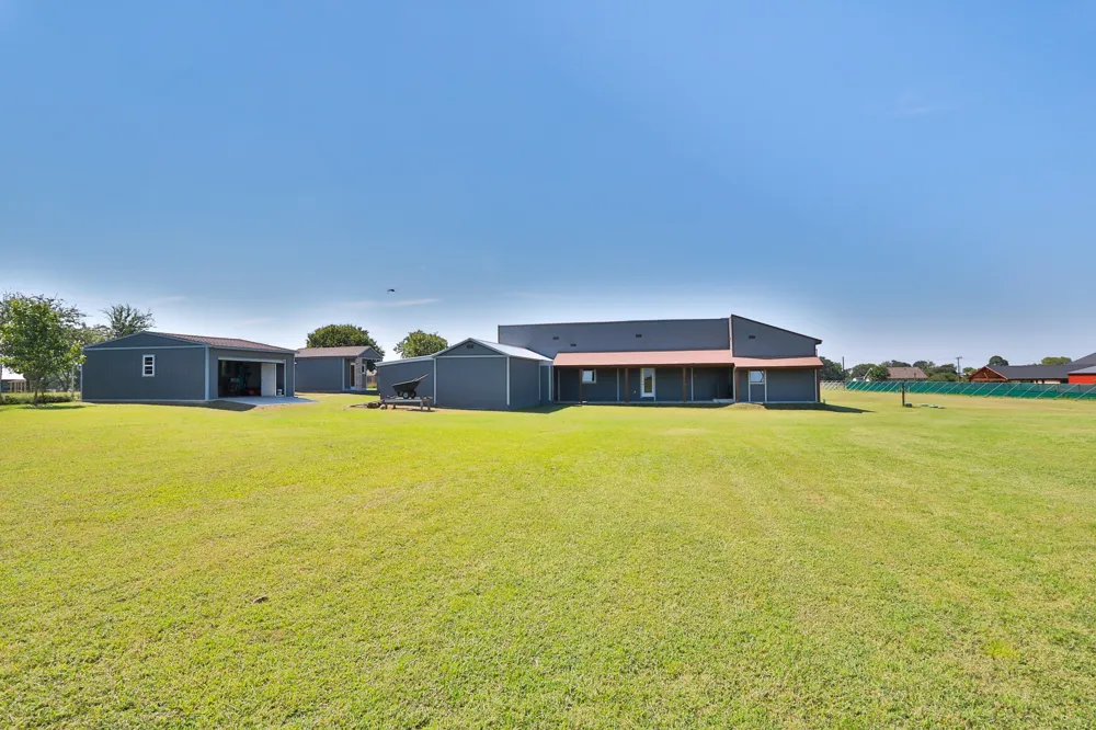 1556 Vz County Road 2128 Wills Point, TX 75169