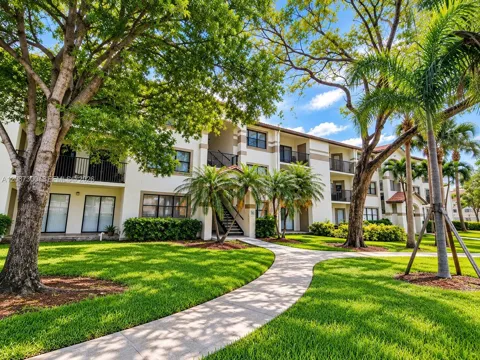 550 S Park Rd #25-8