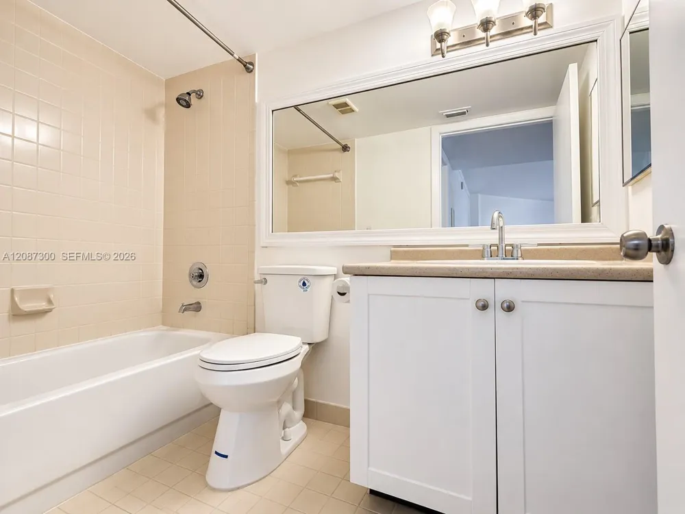 550 S Park Rd #25-8 Hollywood, FL 33021