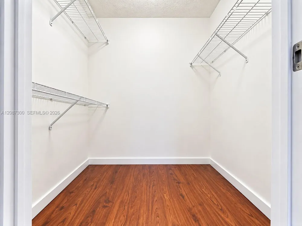 550 S Park Rd #25-8 Hollywood, FL 33021