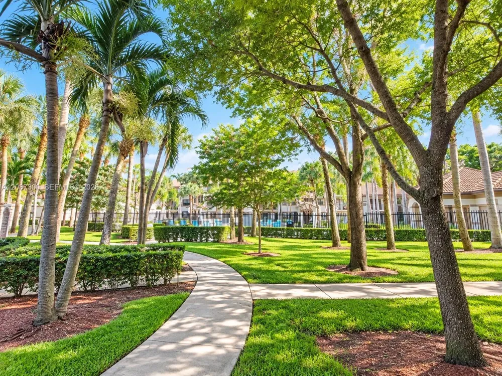 550 S Park Rd #25-8 Hollywood, FL 33021