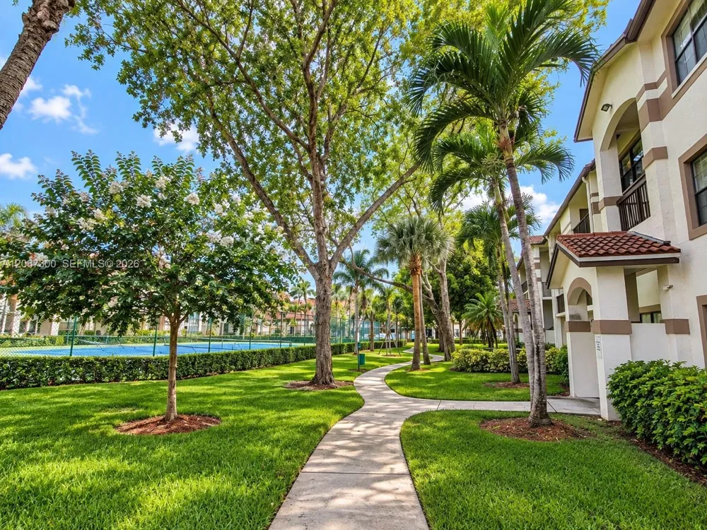 550 S Park Rd #25-8 Hollywood, FL 33021