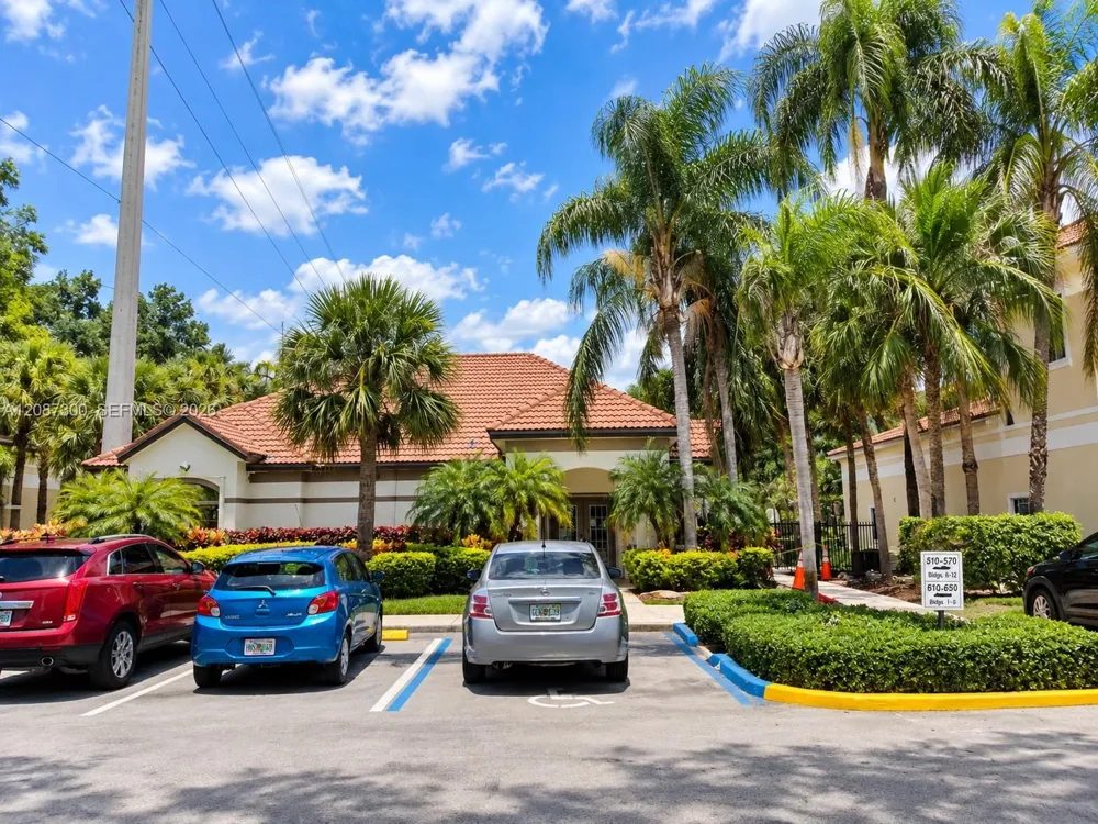 550 S Park Rd #25-8 Hollywood, FL 33021