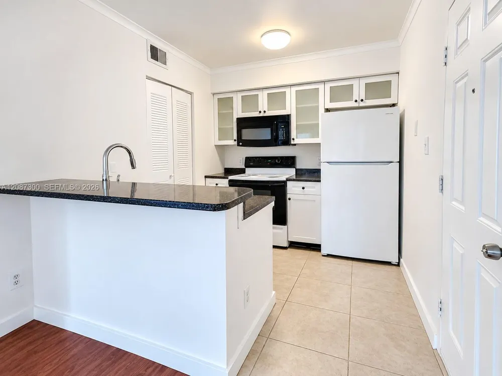 550 S Park Rd #25-8 Hollywood, FL 33021