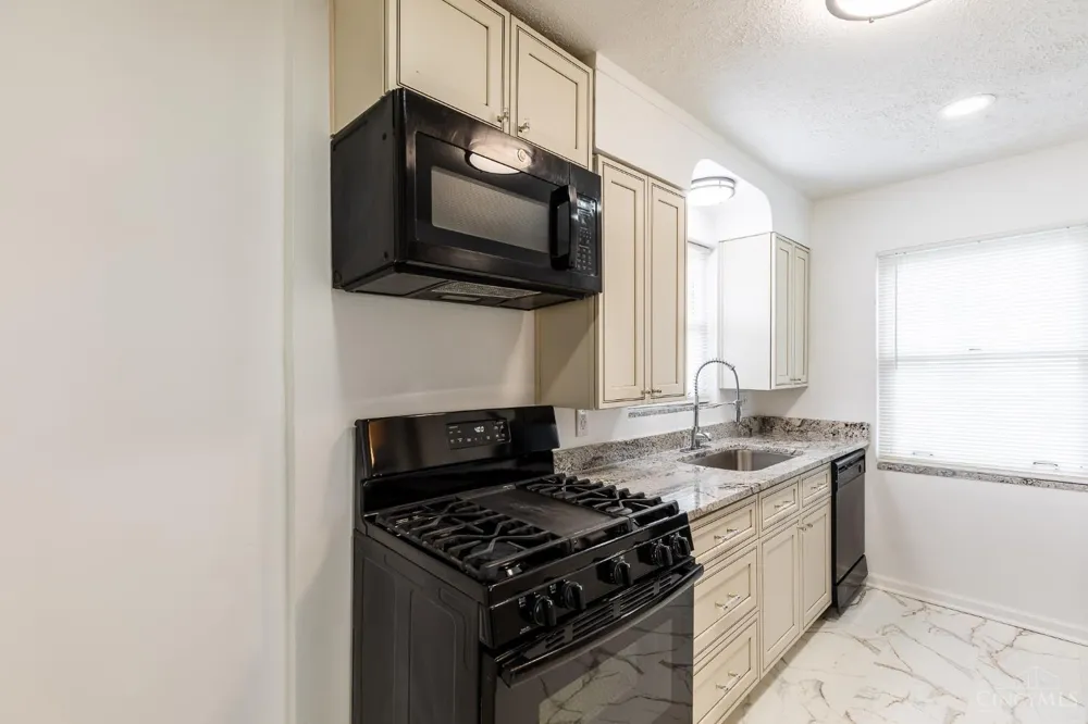 3168 Queen City Avenue Cincinnati, OH 45238